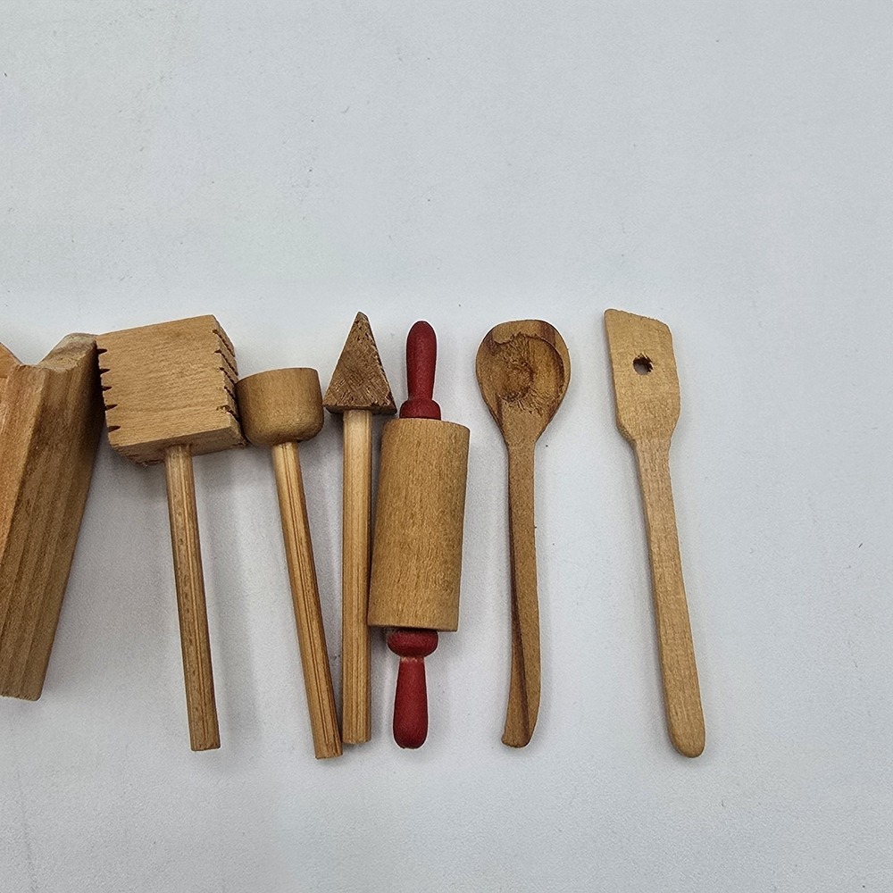 Vintage Doll Sized Wooden Kitchen Utensils & Rack Fridge Refrigerator Magnet - Picture 4 of 13